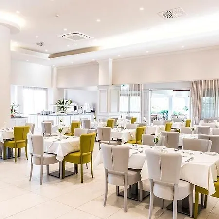 Hotel Nissiana &
