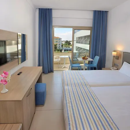 Nissiana & Hotell Ayia Napa