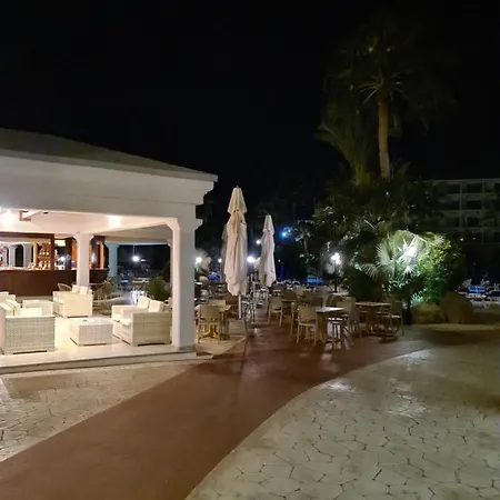 尼斯娜酒店及简易别墅