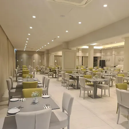 尼斯娜酒店及简易别墅 酒店 圣纳帕