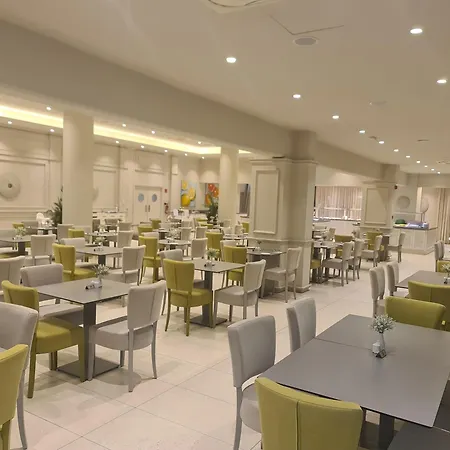 酒店 尼斯娜酒店及简易别墅 圣纳帕