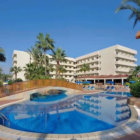 尼斯娜酒店及简易别墅 圣纳帕