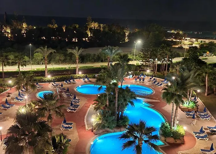 Nissiana & Ajía Nápa