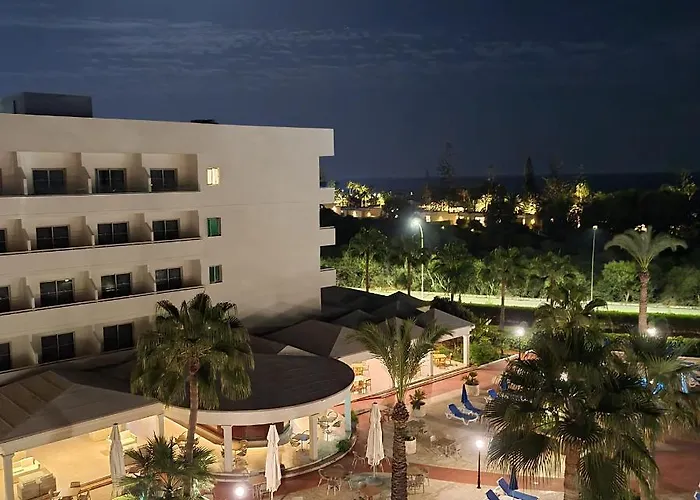 Hotel Nissiana & 3*