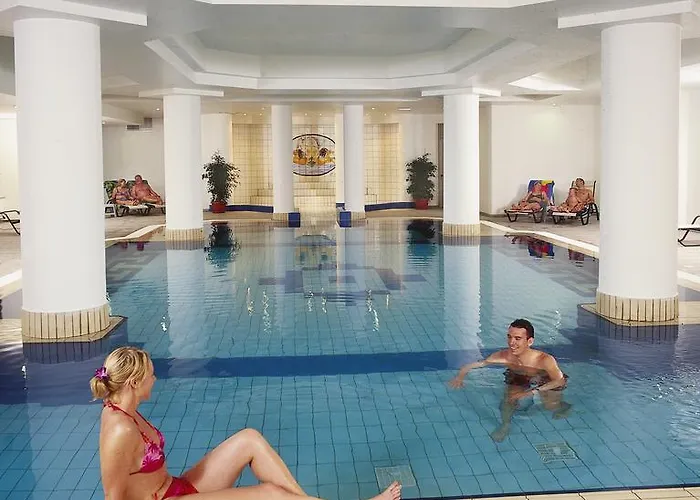 Nissiana & Ajía Nápa