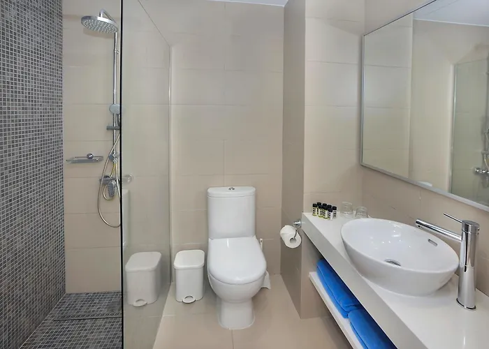 Nissiana & Szálloda 3*