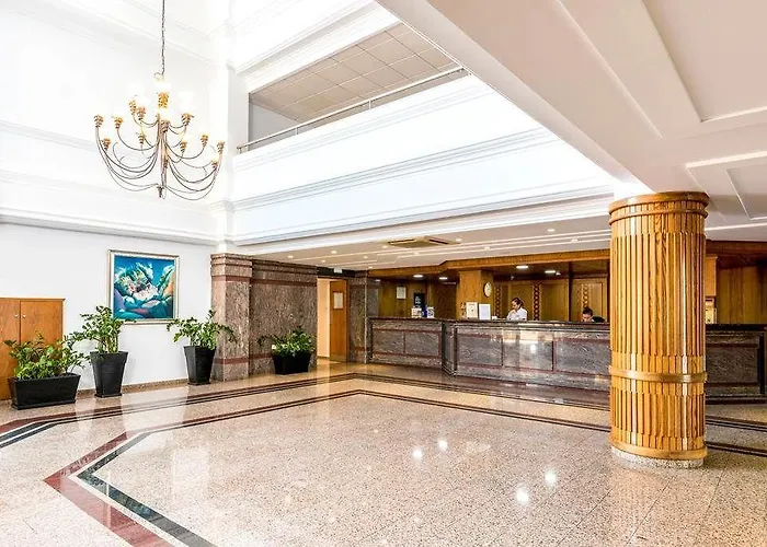 Nissiana & Szálloda Ajía Nápa