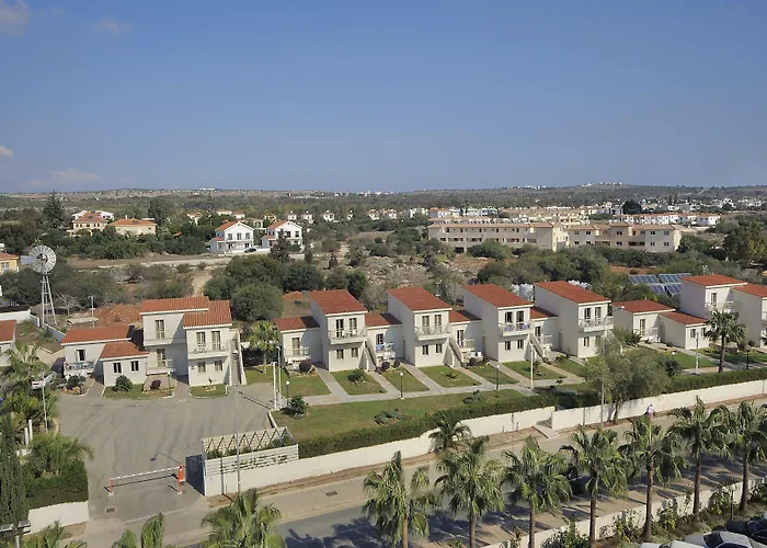 Nissiana & Ajía Nápa