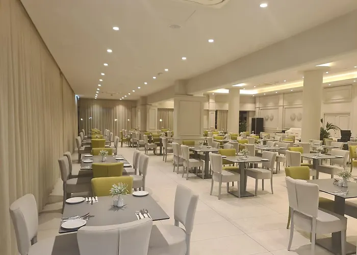 Nissiana & Szálloda Ajía Nápa