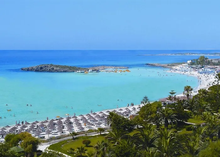 Nissiana & Szálloda Ajía Nápa