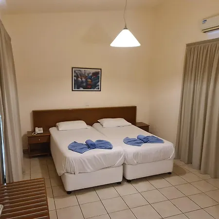 Hotel Nissiana &