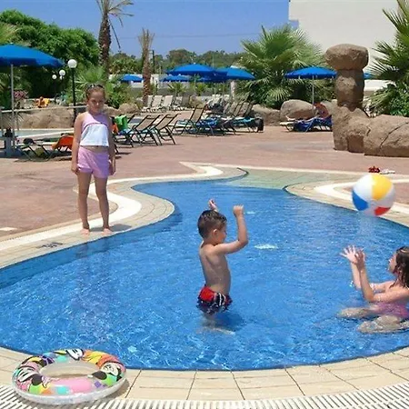 Hotel Nissiana & 3*